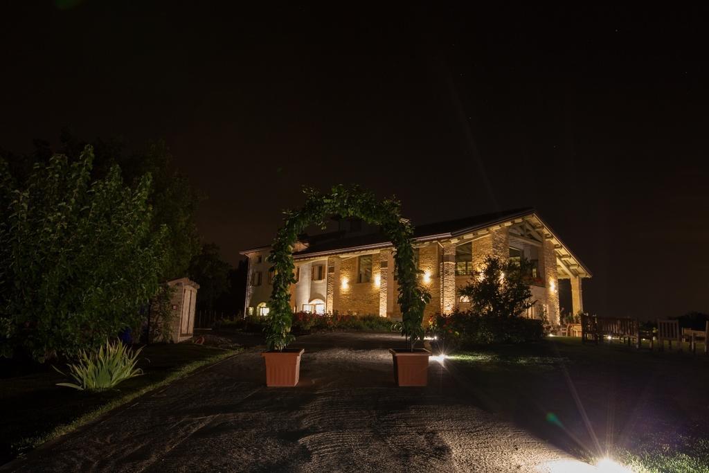 Agriturismo Alba Del Borgo フィデンツァ エクステリア 写真